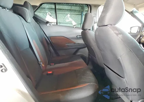 2019 Nissan Kicks Sr z USA, uszkodzony, nr VIN 3N1CP5CU0KL495927